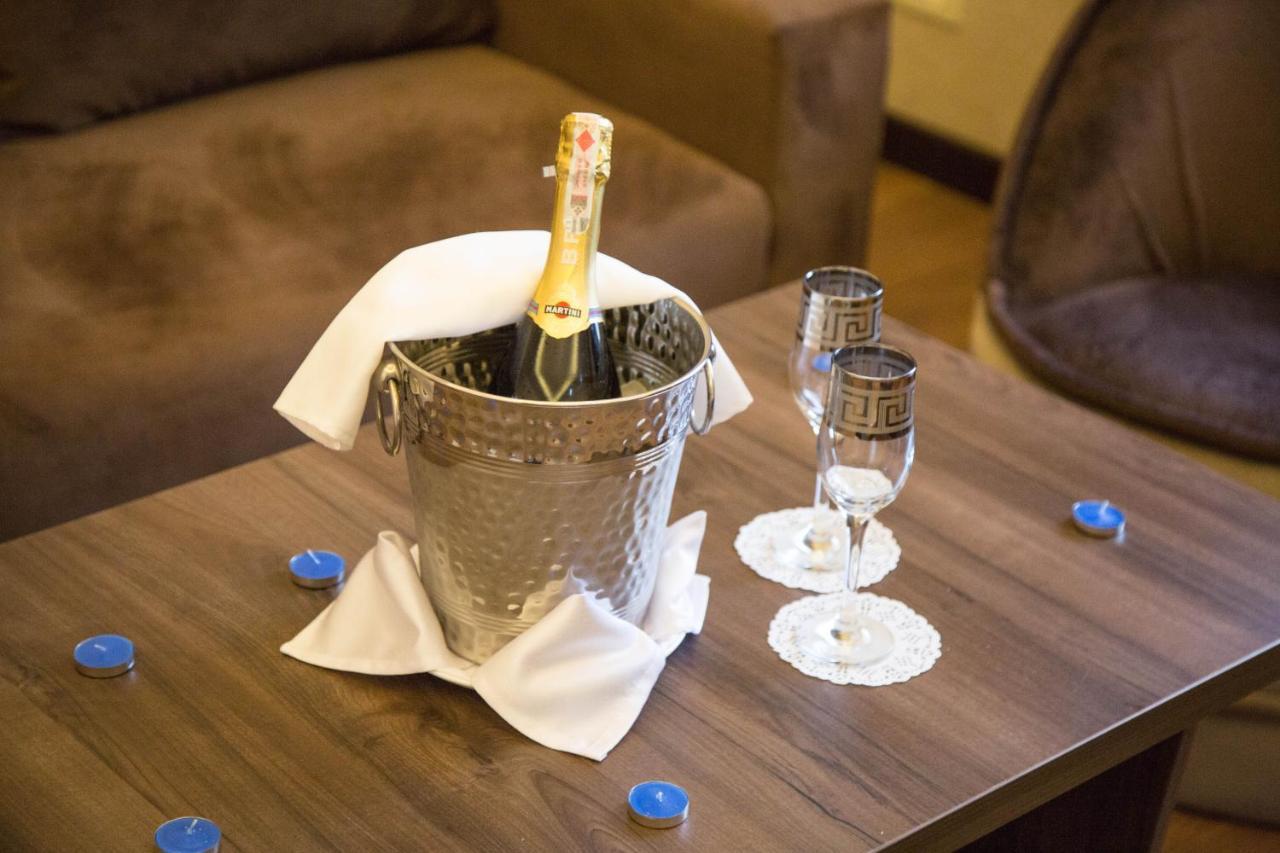 De'Mar Hotel Bishkek Ngoại thất bức ảnh