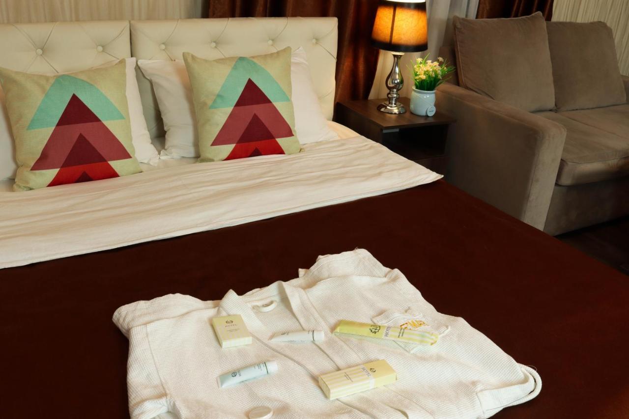 De'Mar Hotel Bishkek Ngoại thất bức ảnh
