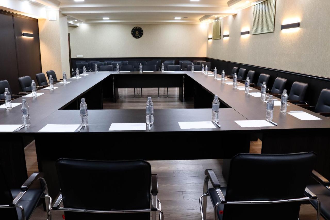 De'Mar Hotel Bishkek Ngoại thất bức ảnh